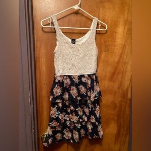 White and navy floral dress. Rue21 size medium